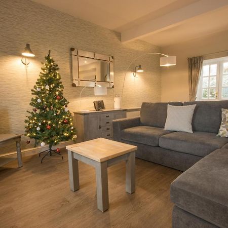 Peveril Cottage - Darwin Lake Holiday Village マトロック エクステリア 写真
