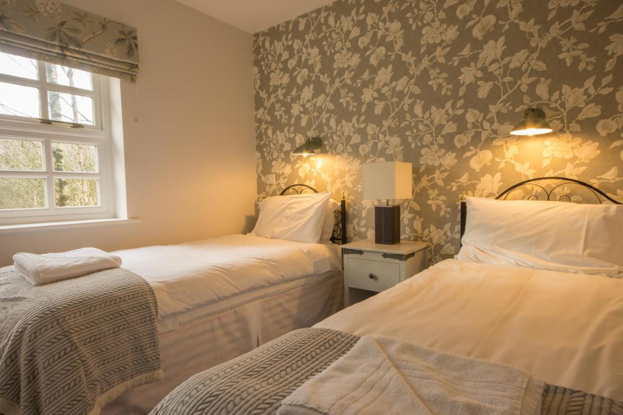 Peveril Cottage - Darwin Lake Holiday Village マトロック エクステリア 写真