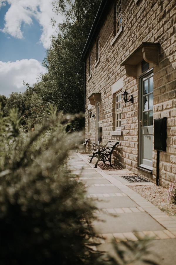 Peveril Cottage - Darwin Lake Holiday Village マトロック エクステリア 写真